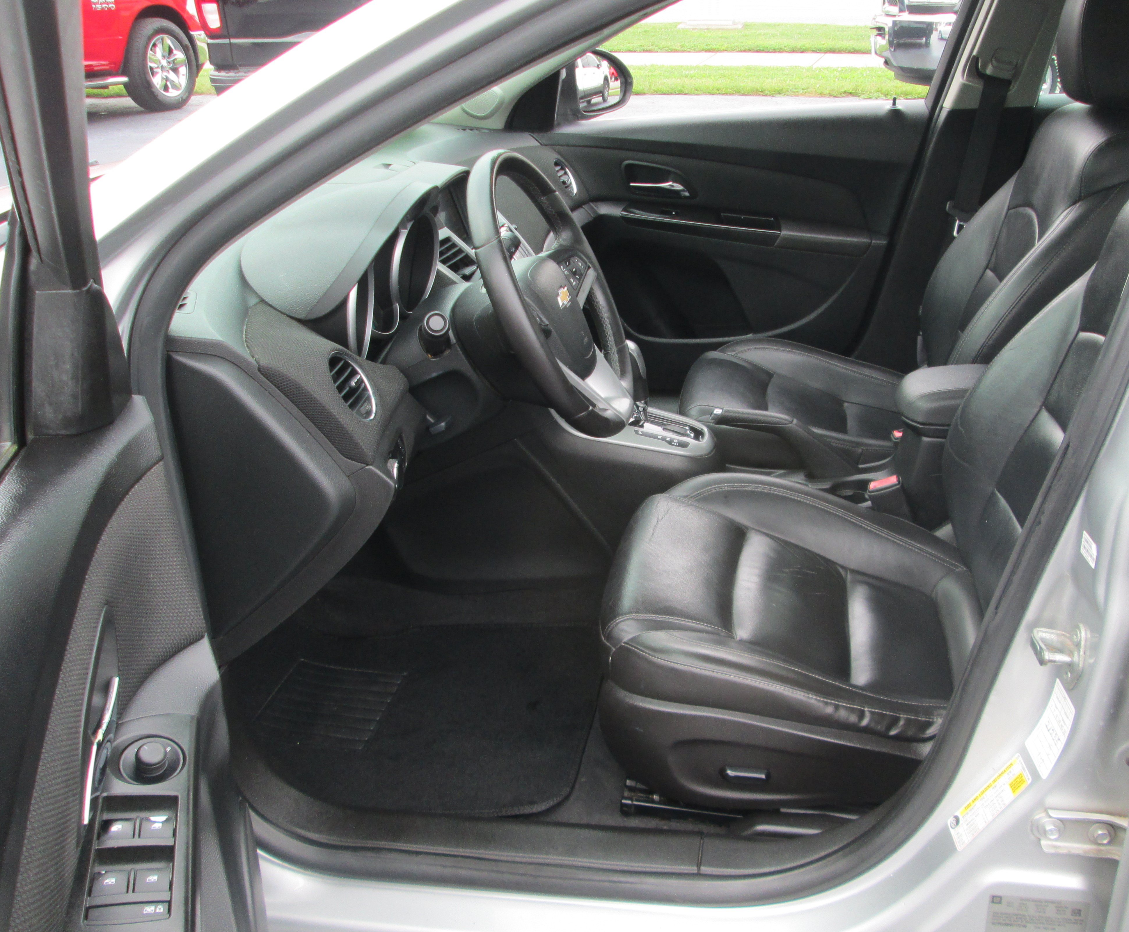 Used 2013 Chevrolet Cruze LT FWD image 9