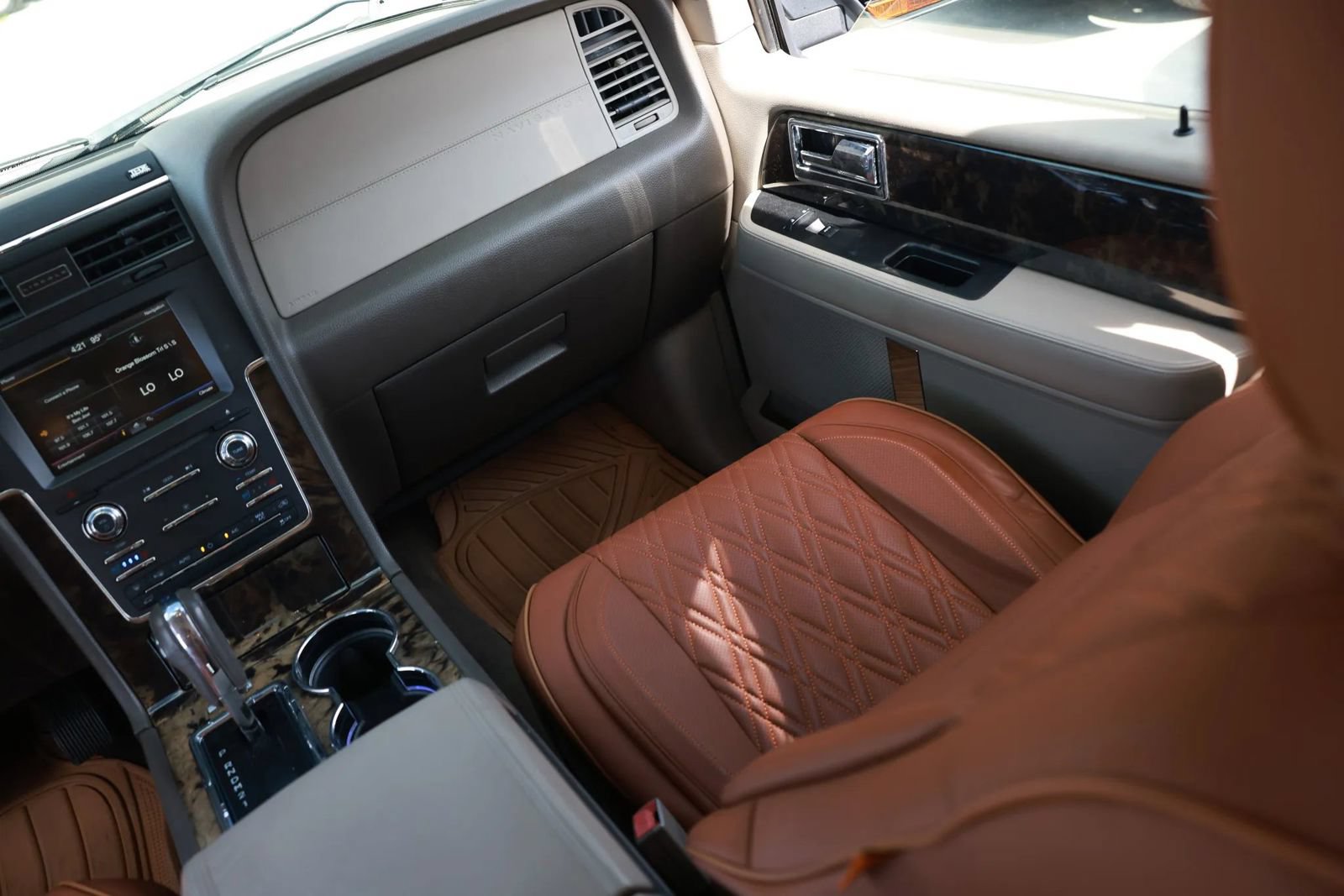 Used 2015 Lincoln Navigator L 2WD image 14
