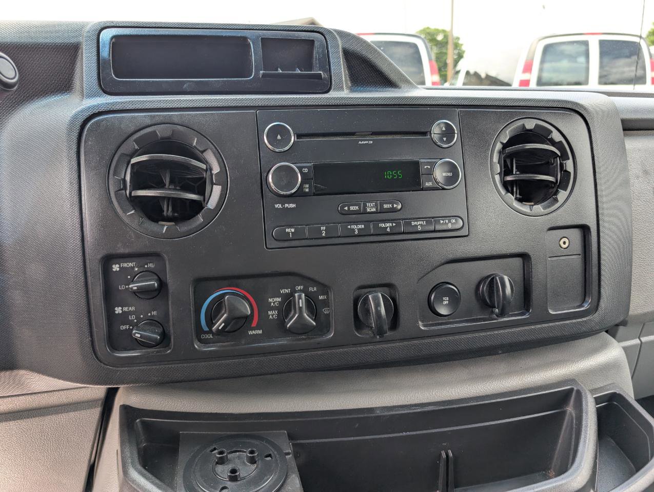 Used 2013 Ford E-350 and Econoline 350 XLT RWD image 5