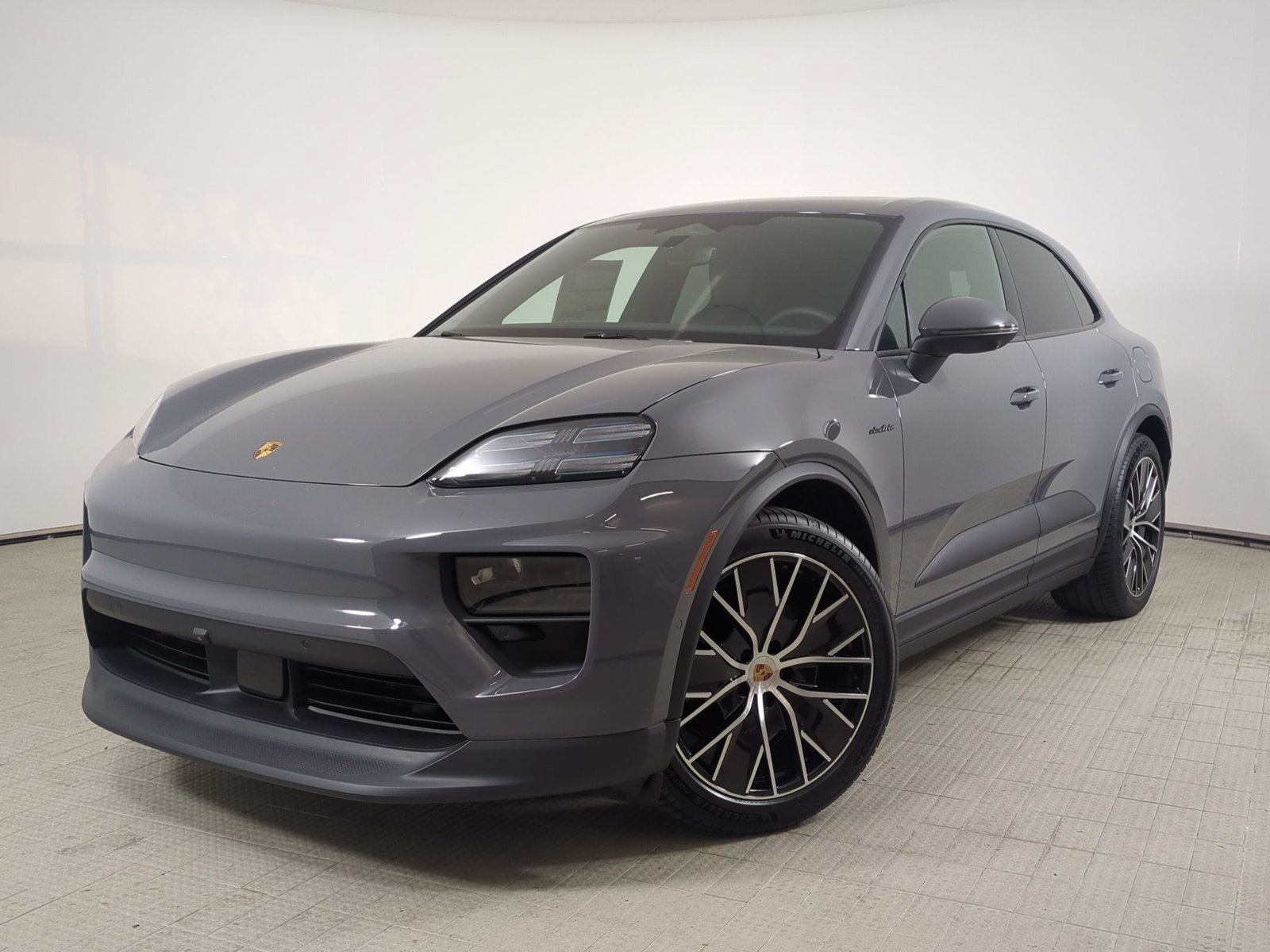 New 2026 Porsche Macan Electric RWD image 1