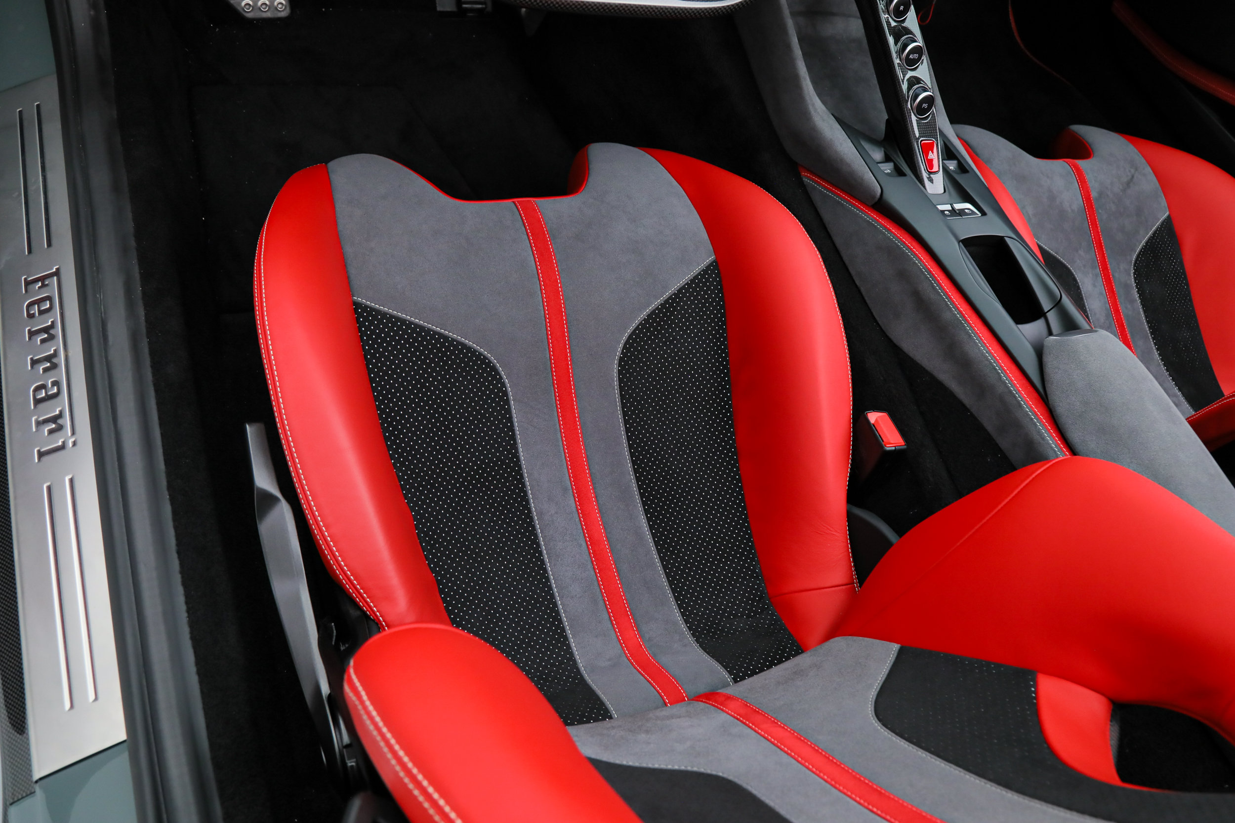 Certified 2022 Ferrari 812 GTS RWD image 31