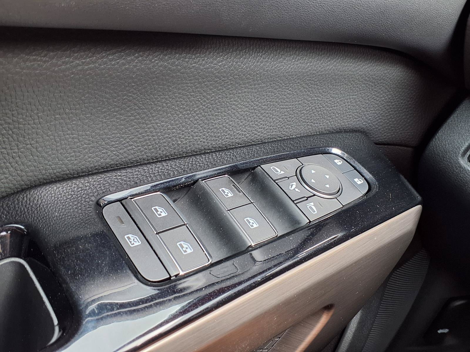 Used 2024 Nissan Pathfinder Platinum AWD/4WD image 22