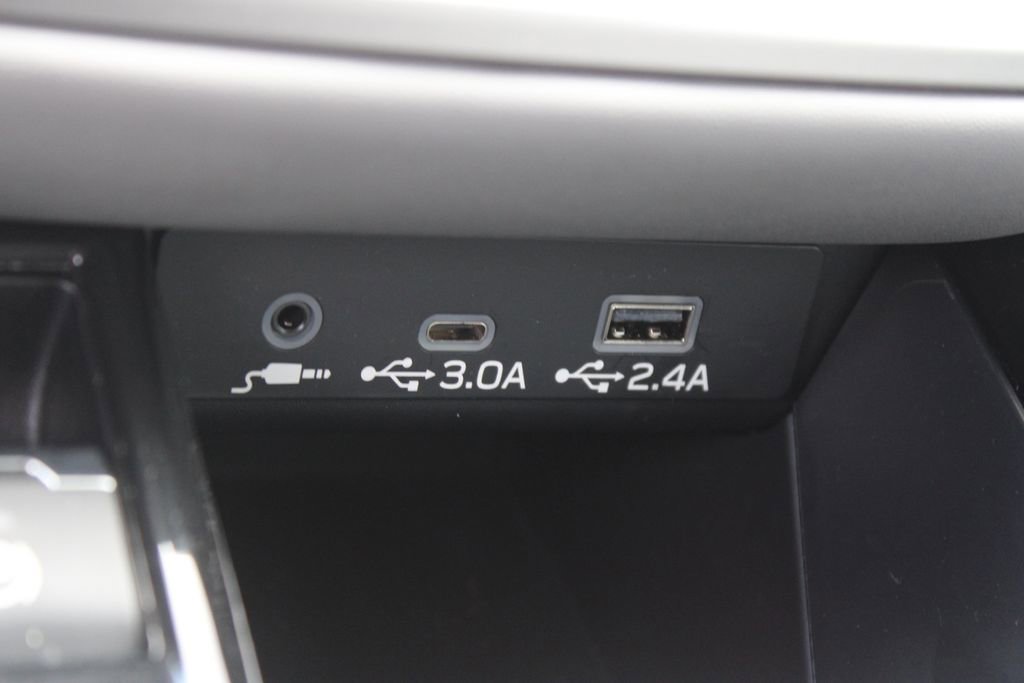 Used 2025 Subaru Outback Premium AWD/4WD image 18