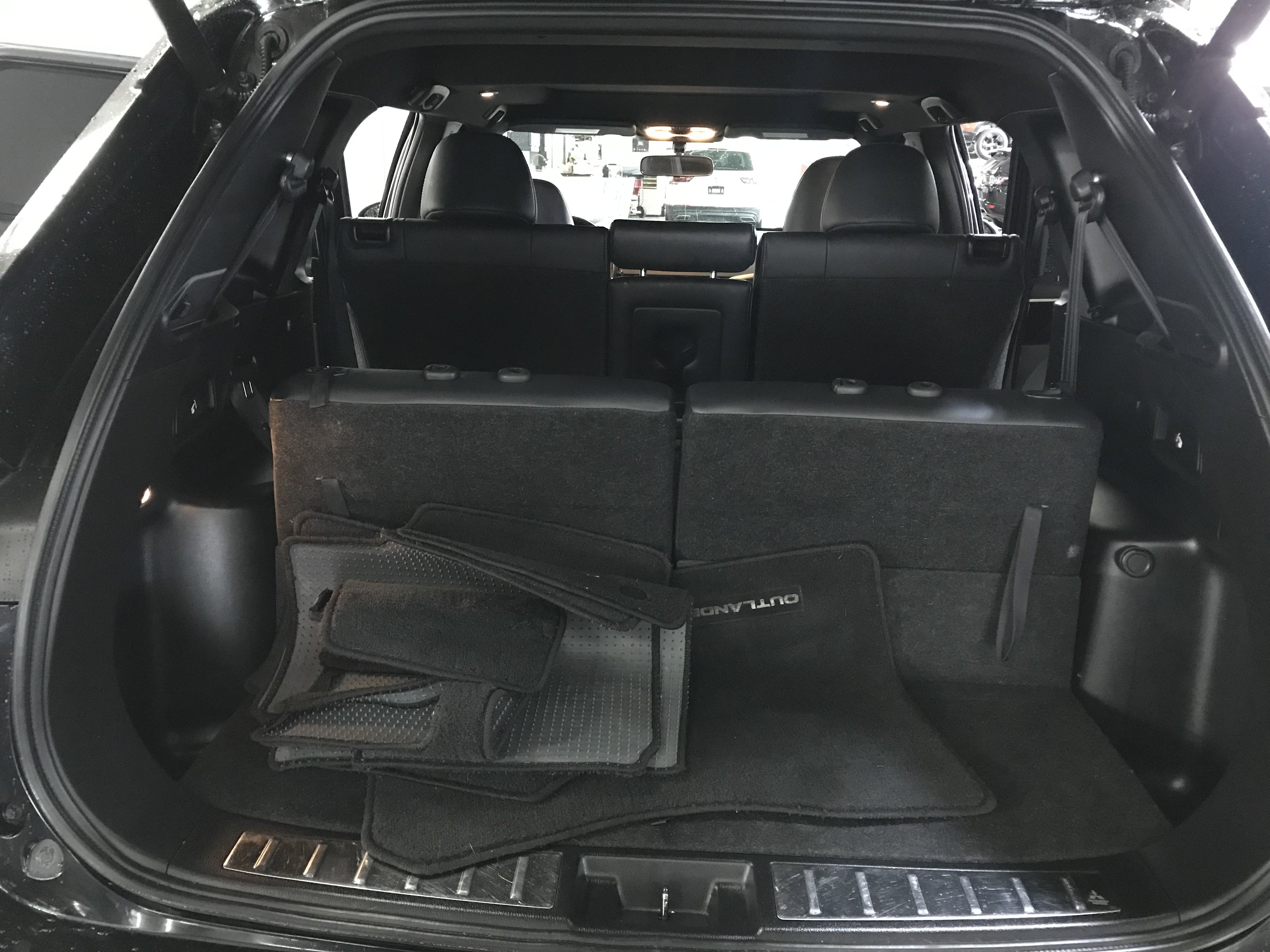 Used 2022 Mitsubishi Outlander SE image 21