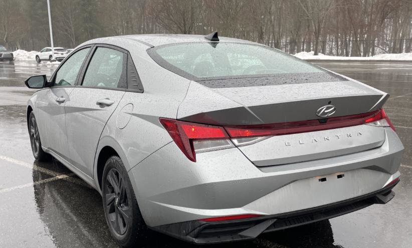 Used 2022 Hyundai Elantra SEL w/ Convenience Package image 4