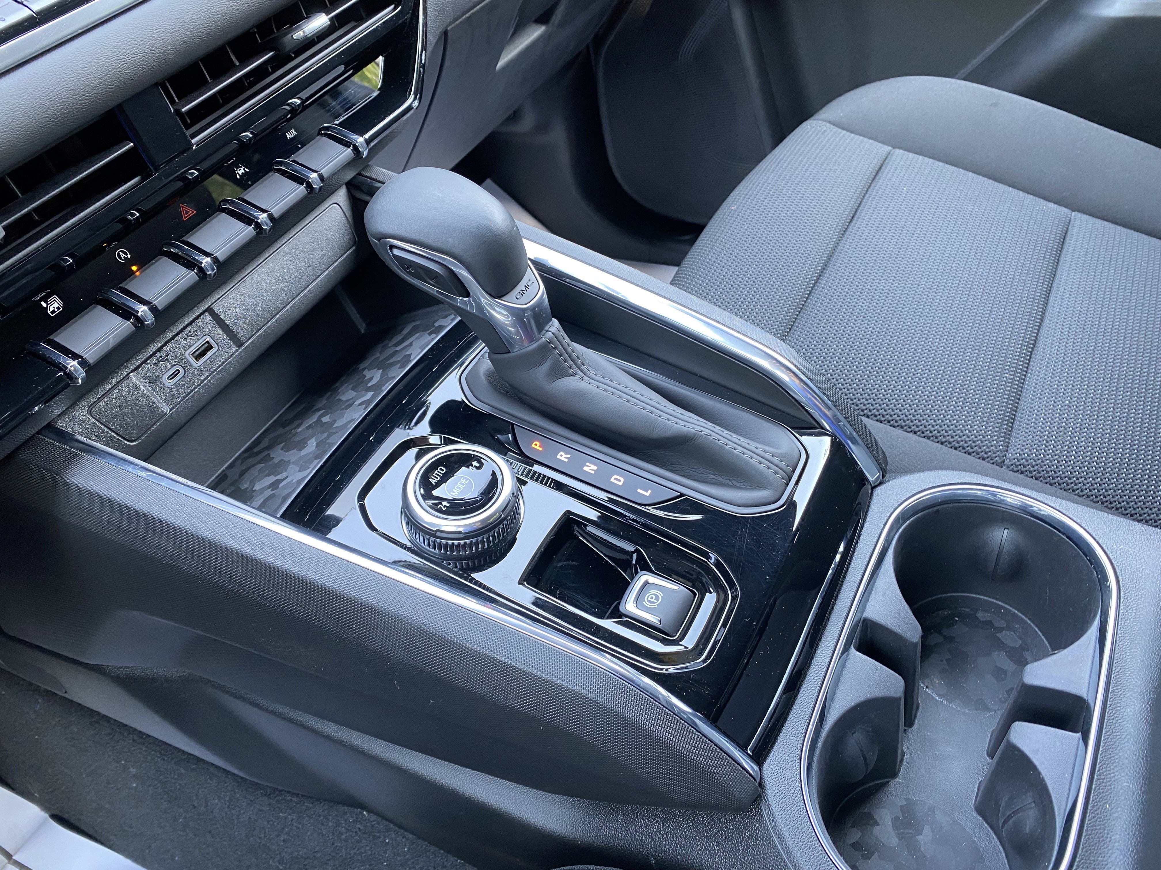 Used 2024 GMC Canyon Elevation w/ Convenience Package image 29