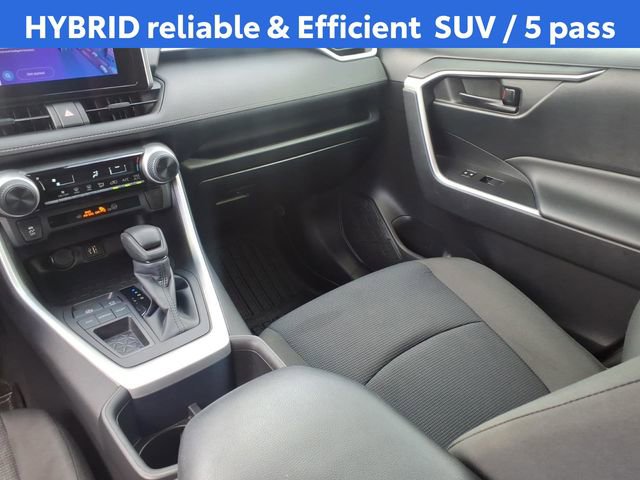 Used 2023 Toyota RAV4 LE FWD image 29