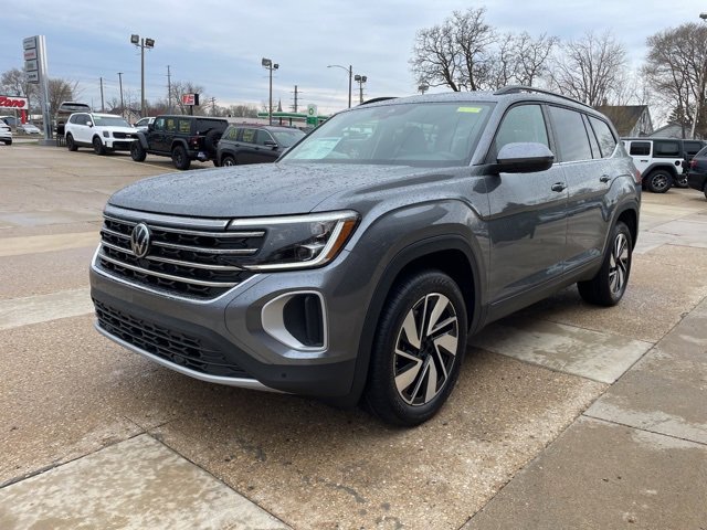 New 2025 Volkswagen Atlas SE image 2