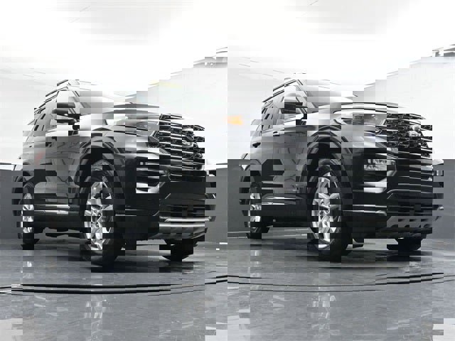 Used 2023 Ford Explorer XLT w/ Equipment Group 202A image 21