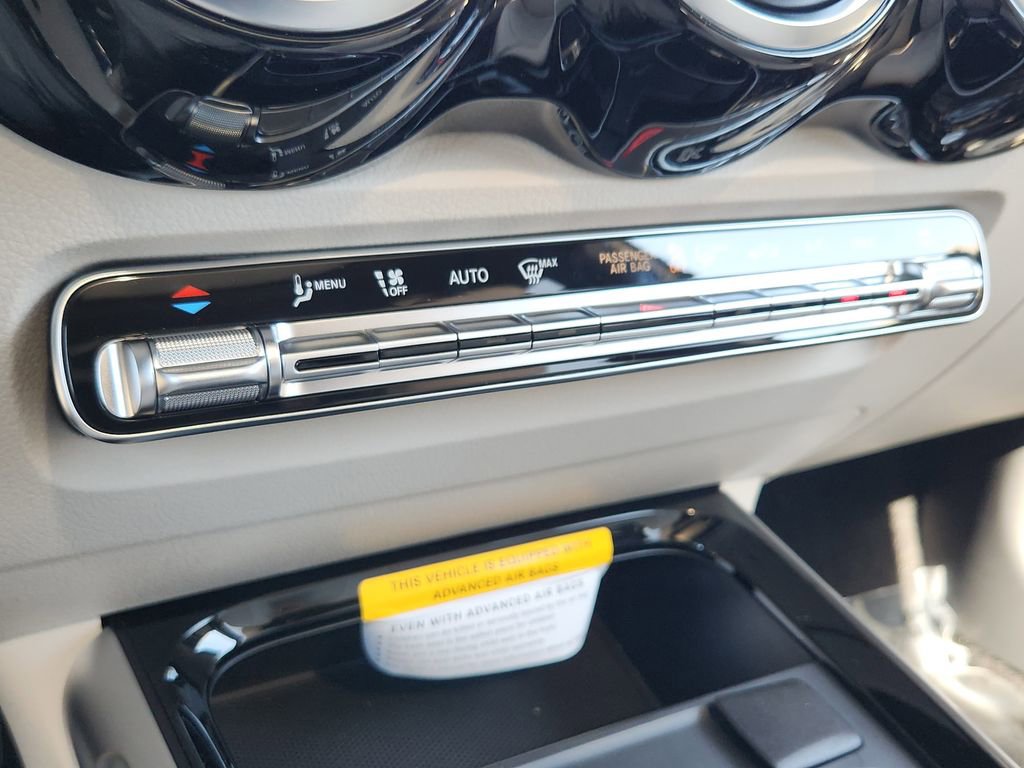 New 2026 Mercedes-Benz GLB 250 4MATIC image 18