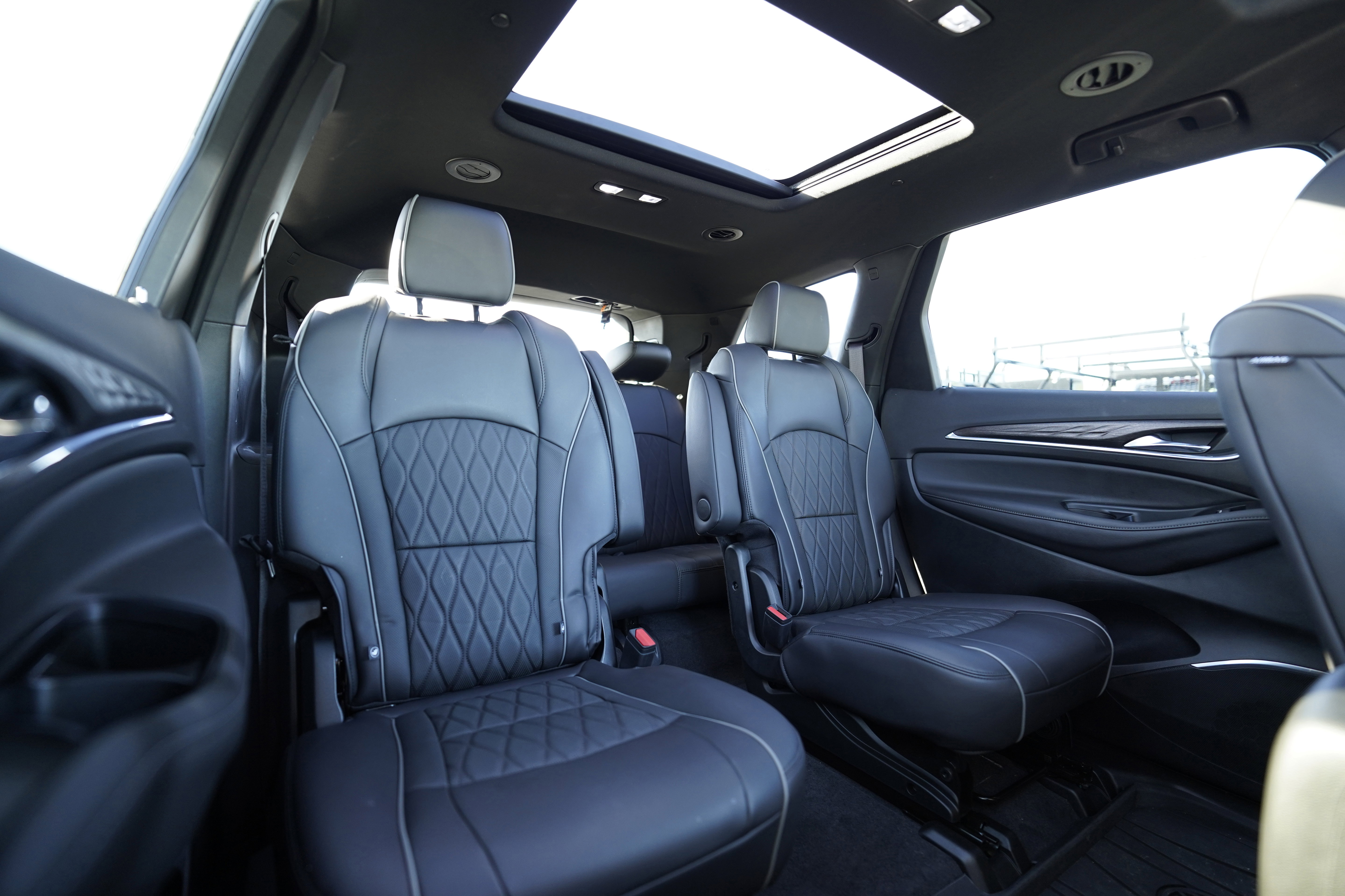 Used 2024 Buick Enclave Avenir w/ Avenir Technology Package image 13