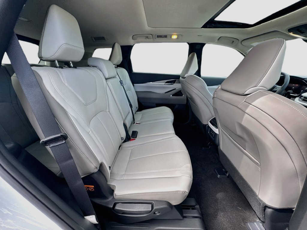 Used 2027 INFINITI QX60 Luxe w/ Cargo Package FWD image 31