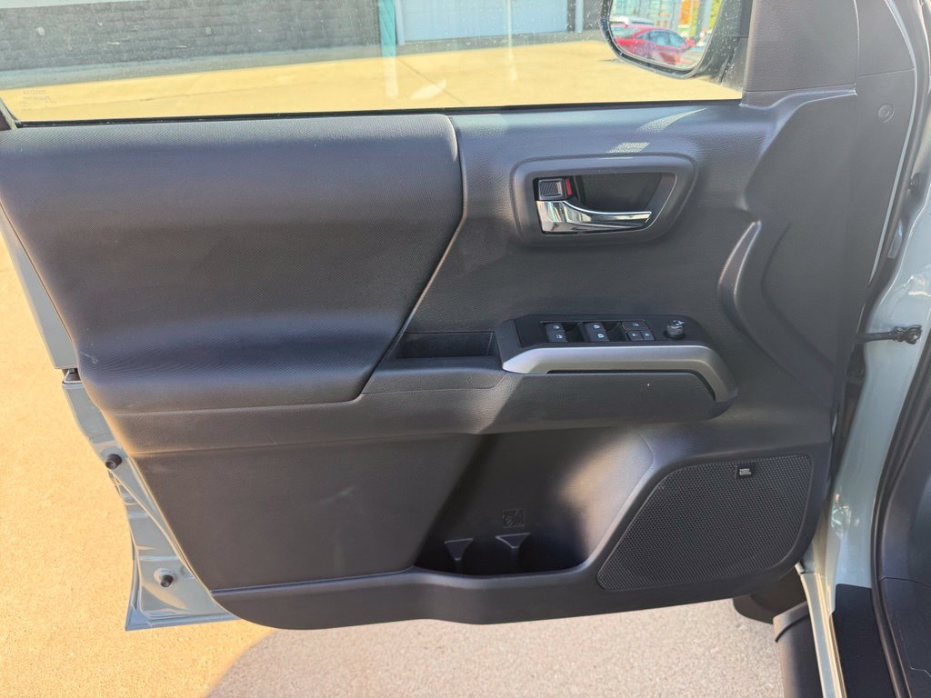 Certified 2023 Toyota Tacoma TRD Off-Road w/ TRD Premium Off Road Package AWD/4WD image 9