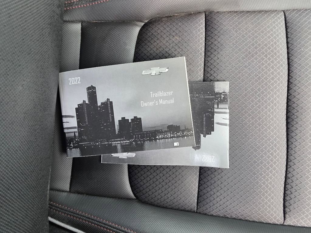 Used 2022 Chevrolet TrailBlazer RS image 45