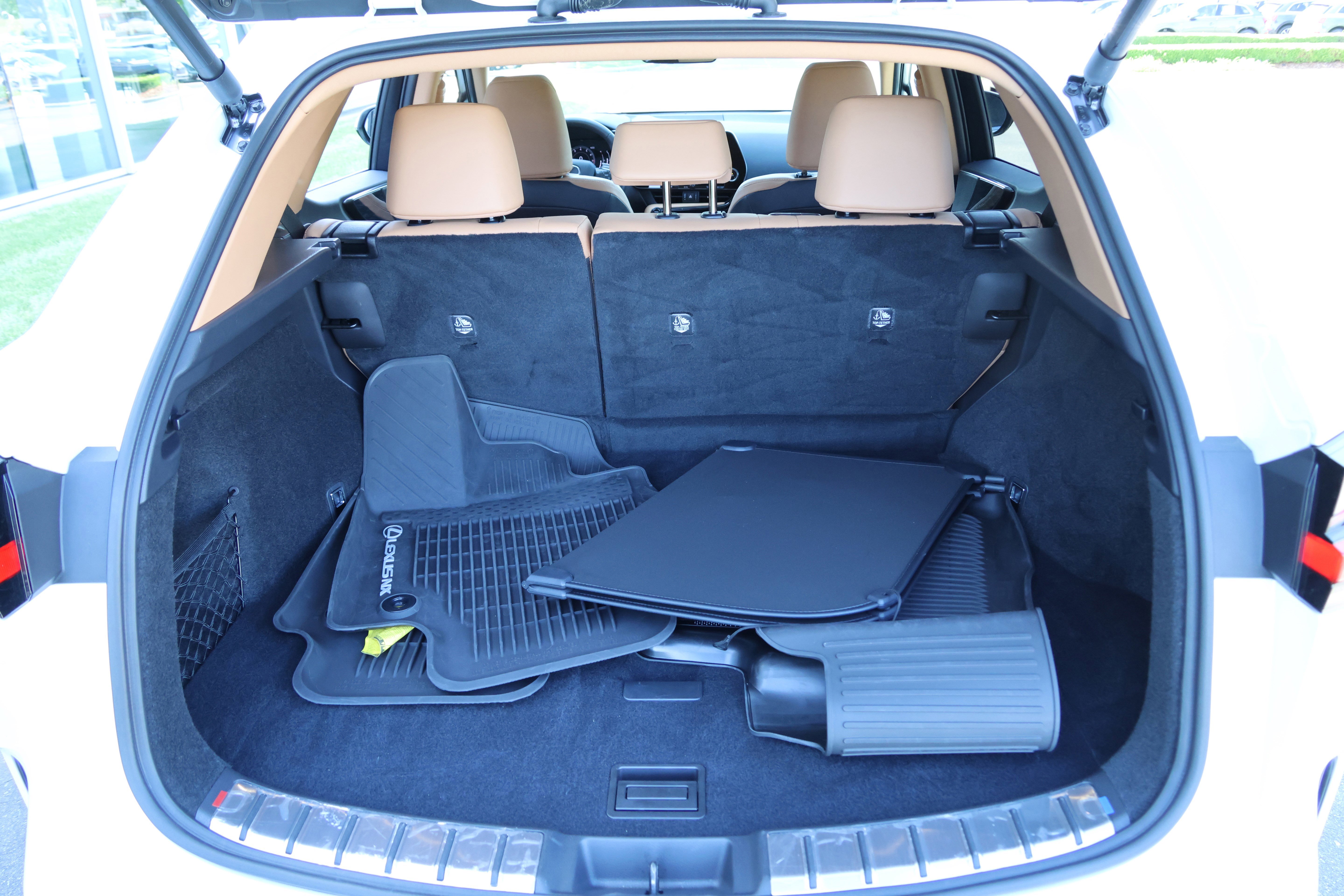 Used 2025 Lexus NX 250 FWD w/ Towing Package (2000 Lbs) image 39