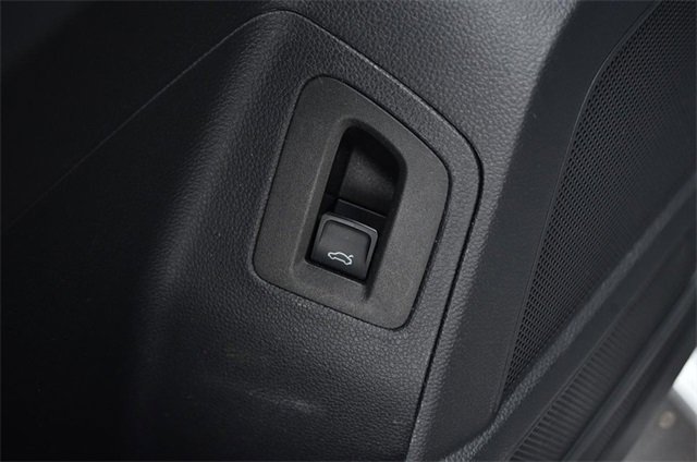 Certified 2021 Volkswagen Atlas SE w/ Towing Package image 9