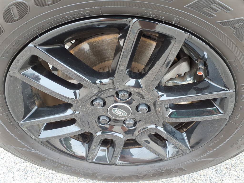 Used 2024 Land Rover Defender 110 S AWD/4WD image 11