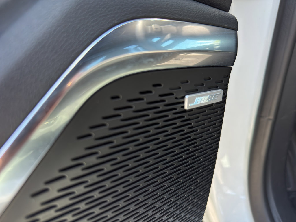 Used 2025 GMC Acadia Elevation image 15