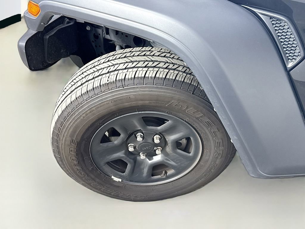 Used 2024 Jeep Gladiator Sport image 45