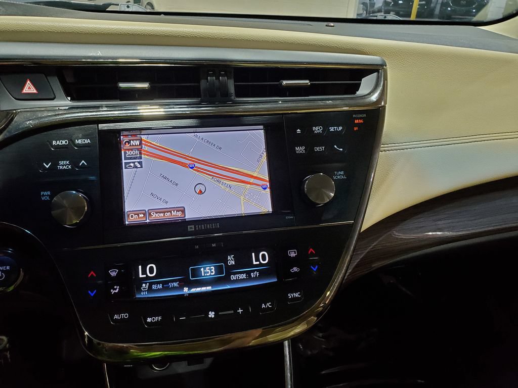 Used 2013 Toyota Avalon Limited w/ Technology Pkg FWD image 28