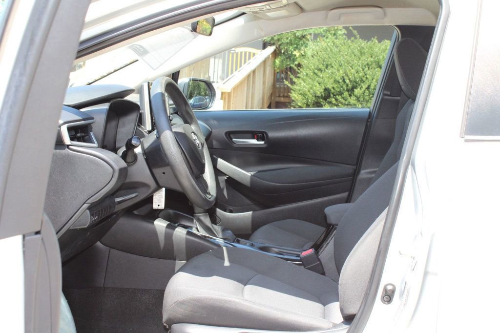Used 2021 Toyota Corolla LE image 15