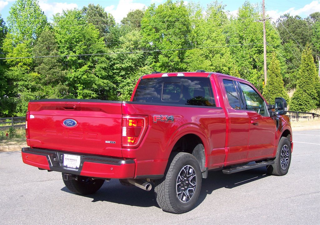 Used 2022 Ford F150 XLT w/ Equipment Group 302A High AWD/4WD image 4