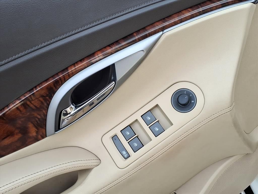 Used 2010 Buick LaCrosse CXL image 4