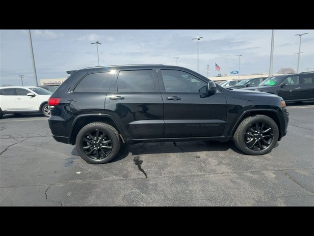 Used 2018 Jeep Grand Cherokee Altitude image 9