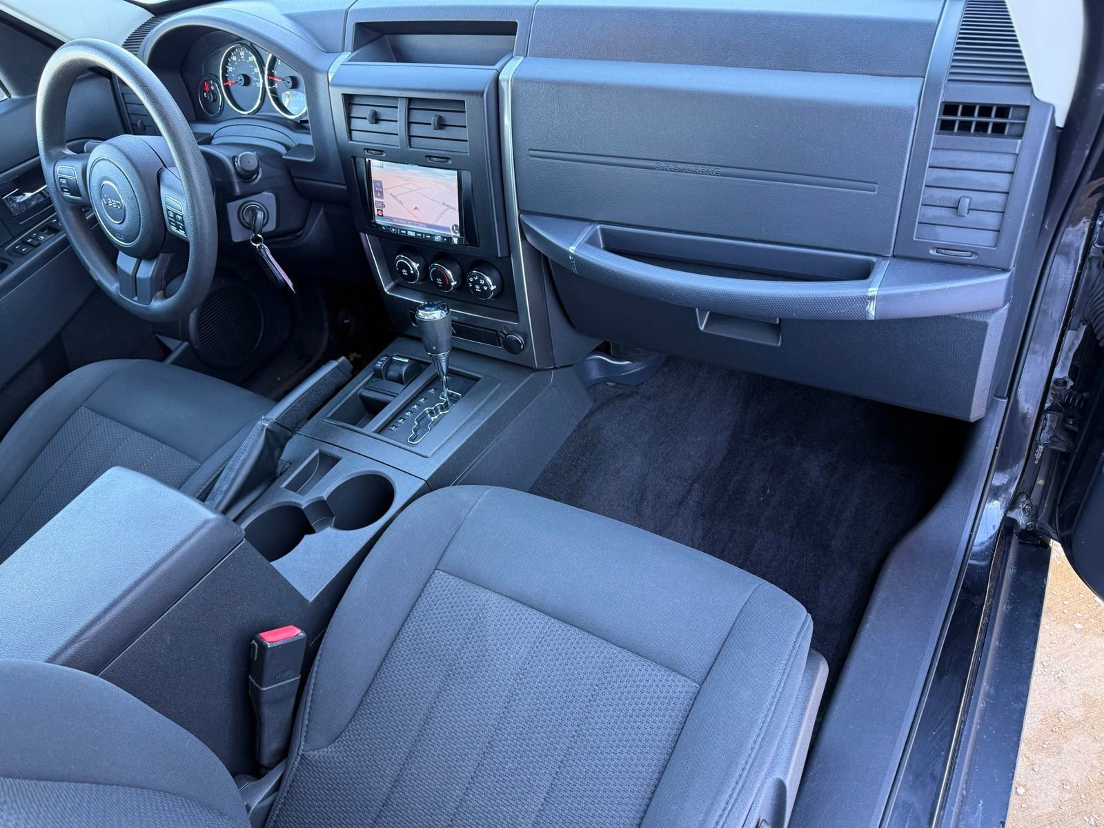 Used 2011 Jeep Liberty Sport image 15