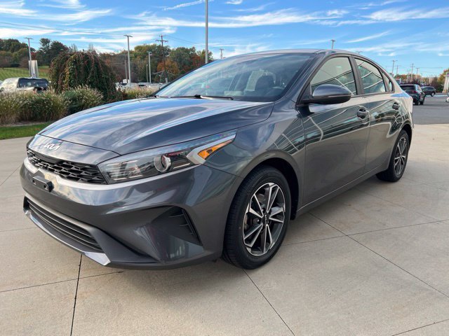Used 2022 Kia Forte LXS w/ LXS Technology Package FWD image 5
