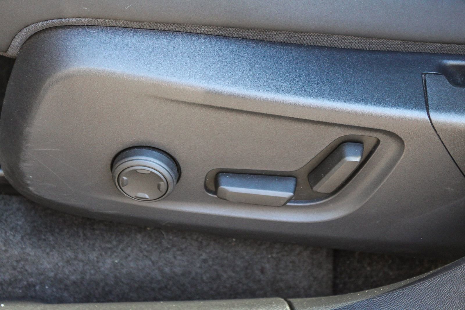 Used 2023 Volvo C40 P8 Recharge Ultimate image 22