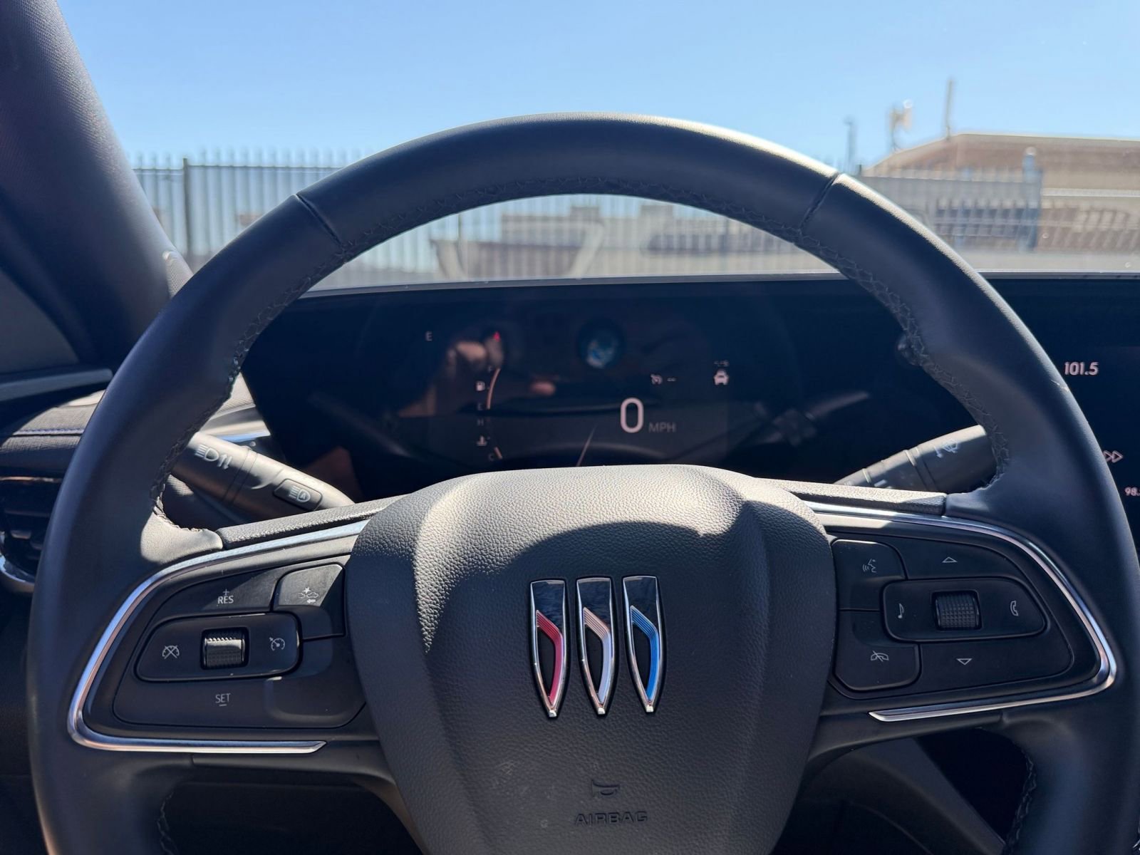 Used 2025 Buick Envista Sport Touring image 27