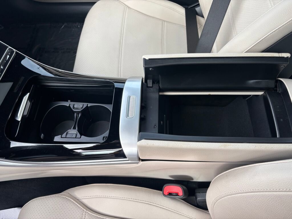 Used 2025 Mercedes-Benz C 300 4MATIC Sedan image 19