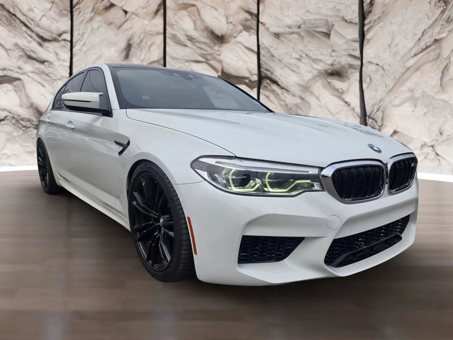 Used 2019 BMW M5 w/ Executive Package image 3
