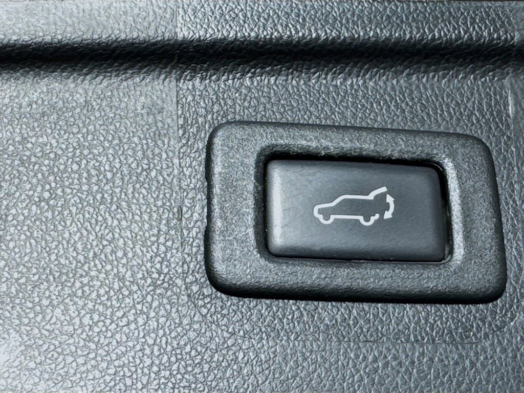 Used 2016 Subaru Outback 2.5i Limited image 32