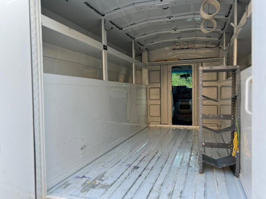 Used 2023 Ford E-350 and Econoline 350 Super Duty w/ Power Windows & Locks Group image 30