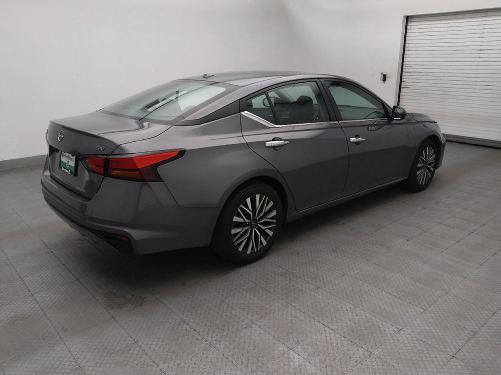 Used 2024 Nissan Altima 2.5 SV FWD image 10