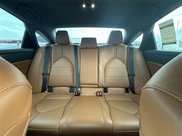 Used 2022 Toyota Avalon Limited image 22