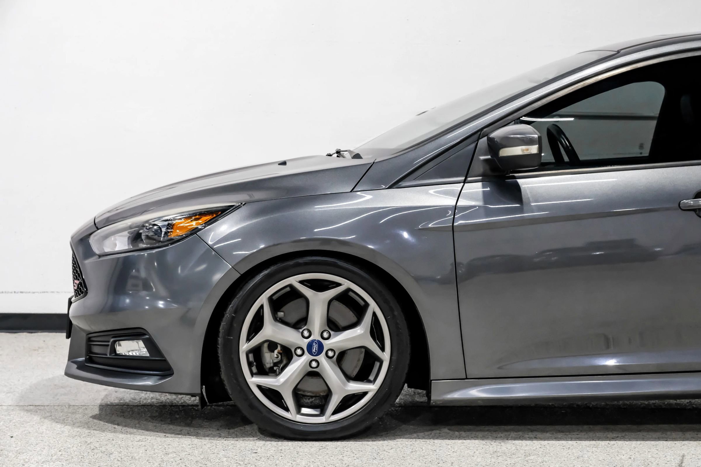 Used 2018 Ford Focus ST w/ Equipment Group 402A FWD image 18