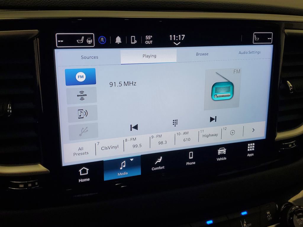 Used 2024 Chrysler Pacifica Touring-L image 18
