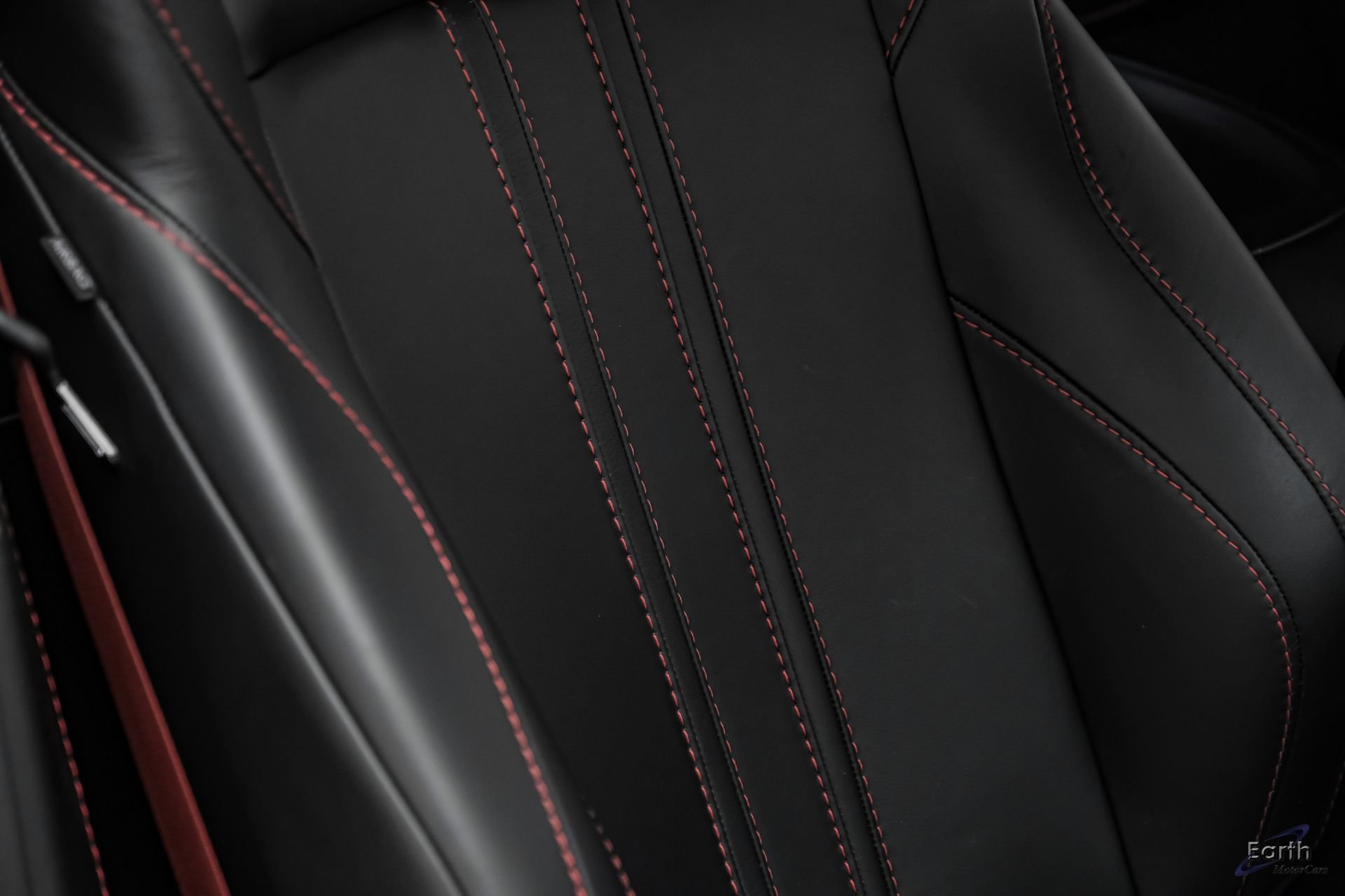 Used 2019 Aston Martin V8 Vantage Coupe RWD image 54