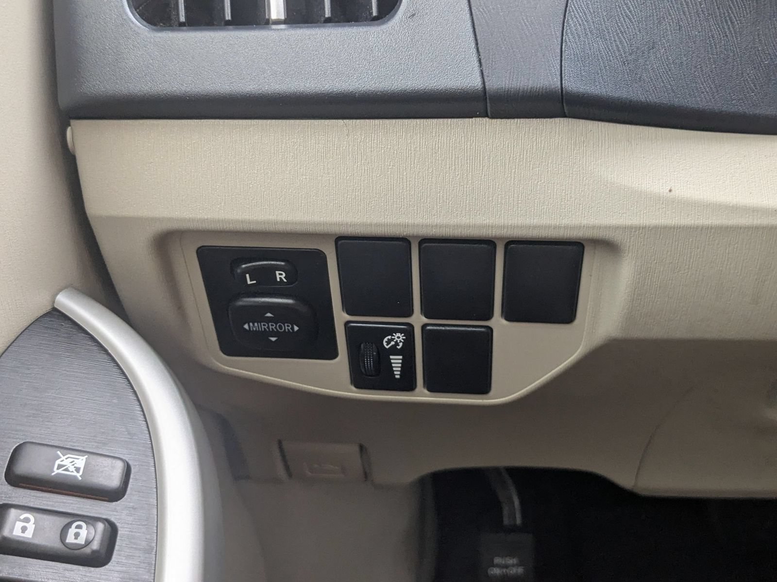 Used 2015 Toyota Prius Two FWD image 15