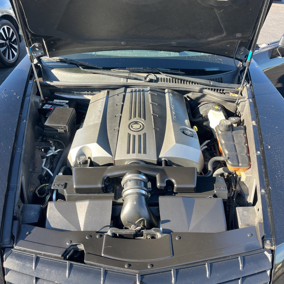 Used 2004 Cadillac XLR 2dr Convertible image 17