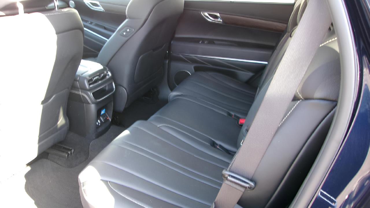 Used 2024 Genesis GV80 2.5T image 9