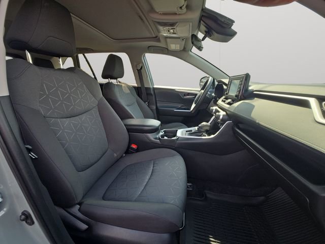 Used 2021 Toyota RAV4 XLE w/ Convenience Package AWD/4WD image 15