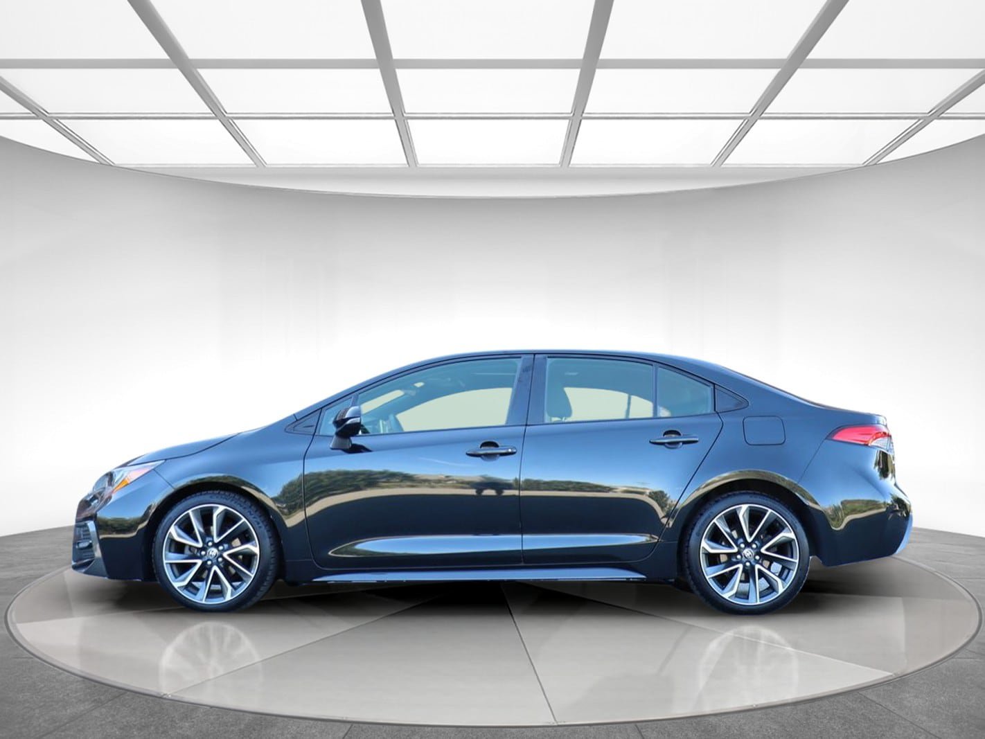 Used 2020 Toyota Corolla SE w/ SE Premium Package FWD image 4