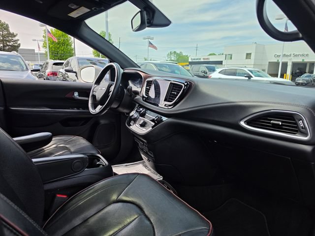 Used 2020 Chrysler Pacifica Limited FWD image 7