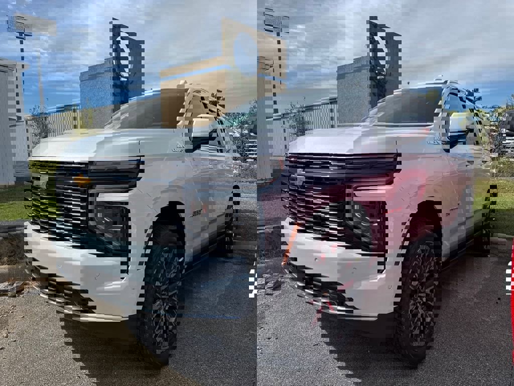 New 2026 Chevrolet Suburban High Country image 1