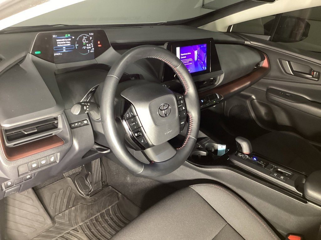Used 2024 Toyota Prius Prime SE image 10