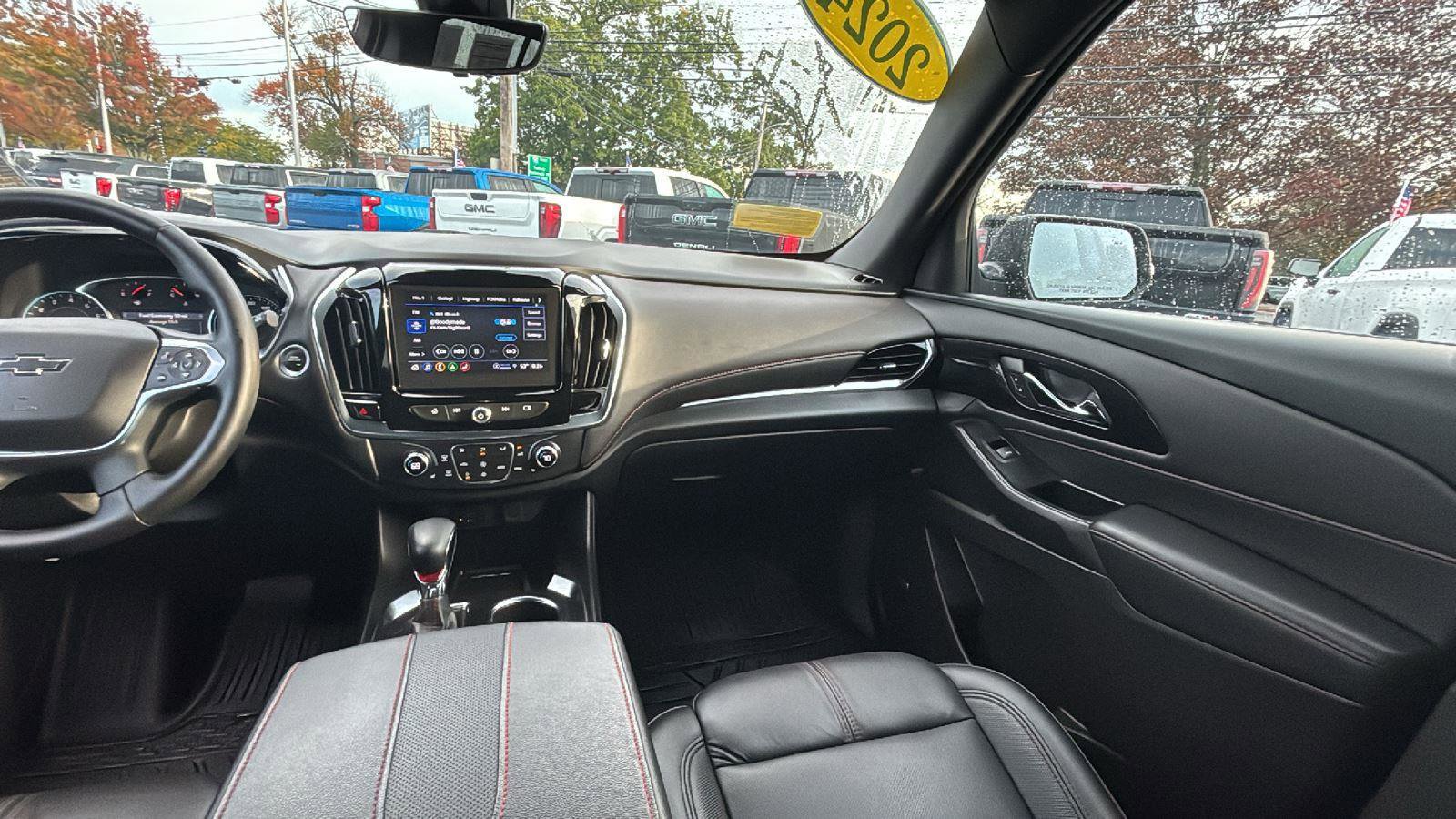 Used 2024 Chevrolet Traverse RS image 26